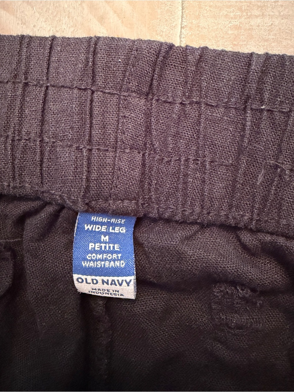 Old Navy Black Elastic-Waist Linen Pants - Picture 2 of 2